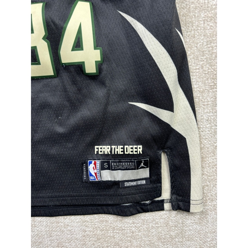 Jordan Milwaukee Bucks Giannis Antetokounmpo 34 Jersey Youth Small Black - Picture 5 of 8